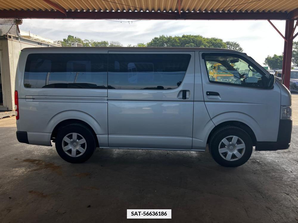 Toyota HIACE VAN 2017-06 334656-5