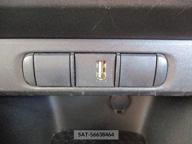 Toyota YARIS 2020-04 386279-21