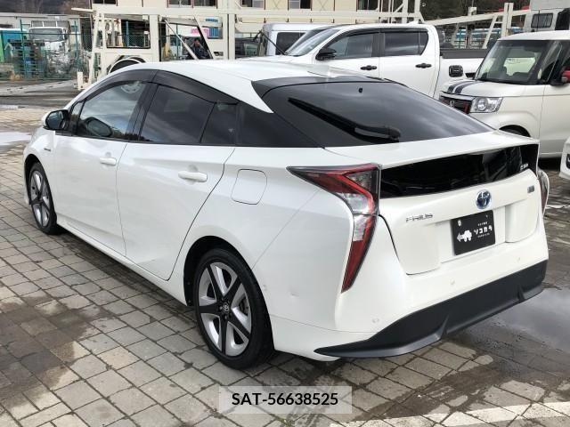 Toyota PRIUS 2017-04 222120-2