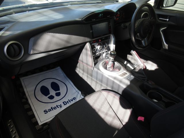 Toyota 86 2016-01 191898-11