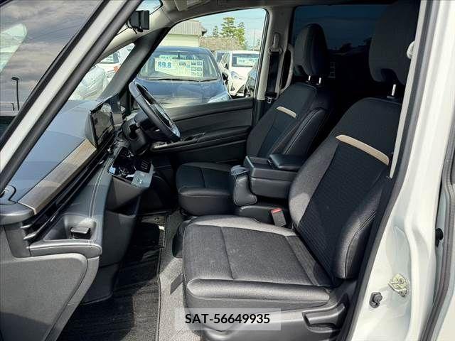 Nissan SERENA 2023-07 332967-17
