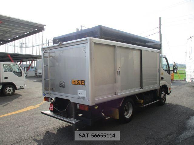 Hino DUTRO 2018-03 267689-1