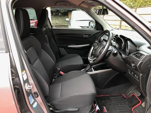 Suzuki SWIFT 2018-01 181826-9