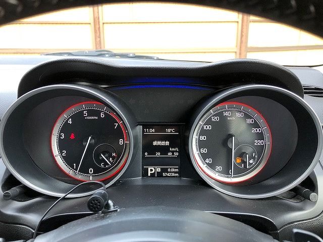 Suzuki SWIFT 2018-01 181826-7