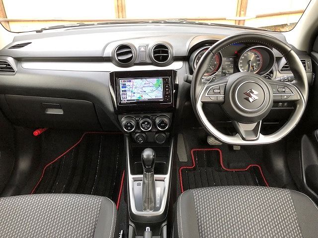 Suzuki SWIFT 2018-01 181826-1