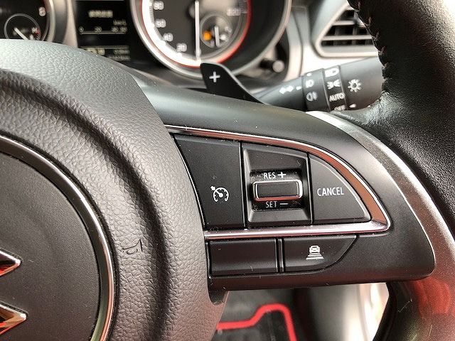 Suzuki SWIFT 2018-01 181826-22