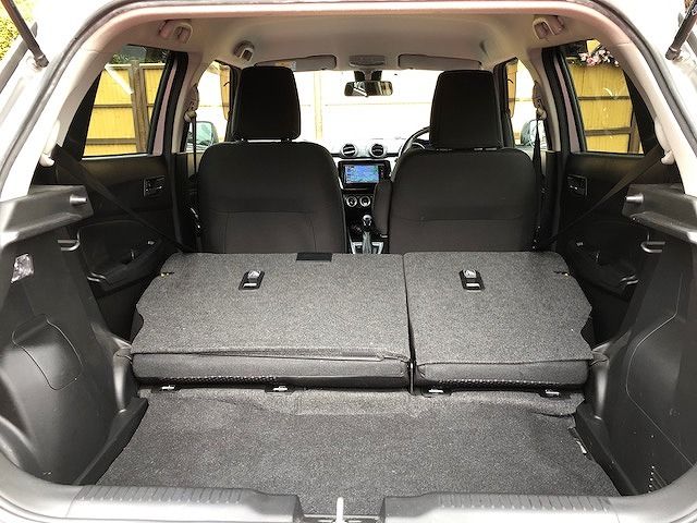 Suzuki SWIFT 2018-01 181826-21