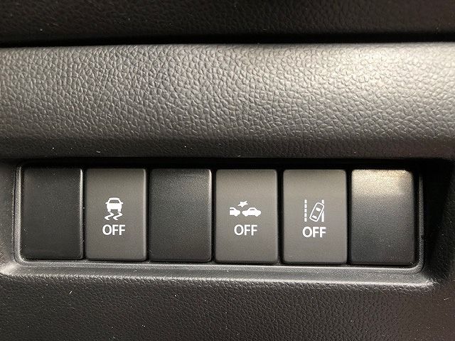Suzuki SWIFT 2018-01 181826-11