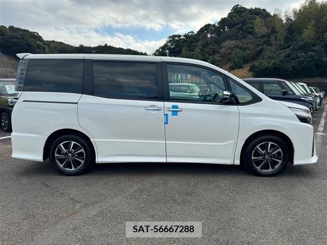 Toyota VOXY 2021-01 223815-11