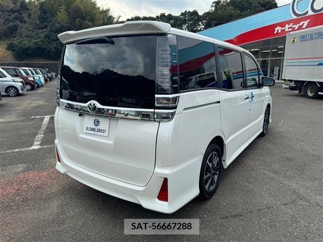 Toyota VOXY 2021-01 223815-10