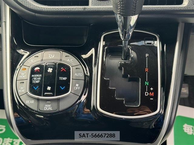 Toyota VOXY 2021-01 223815-17