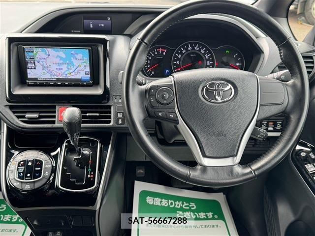 Toyota VOXY 2021-01 223815-14