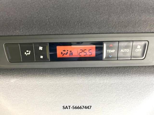 Toyota VOXY 2018-10 289202-7