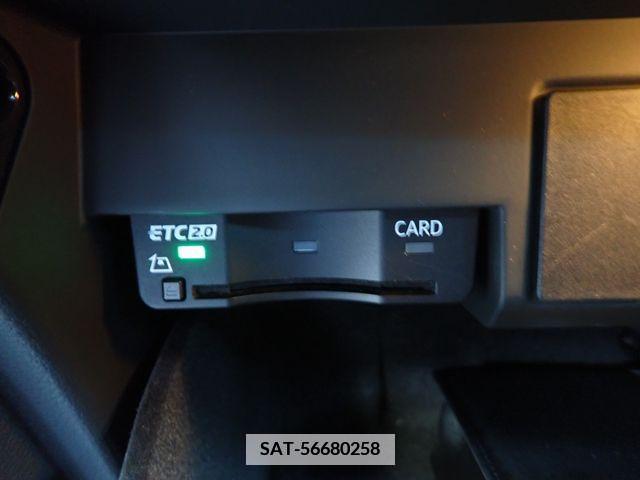 Audi A4 2019-06 348248-27