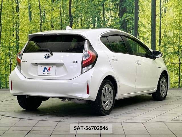 Toyota AQUA 2017-08 314333-17
