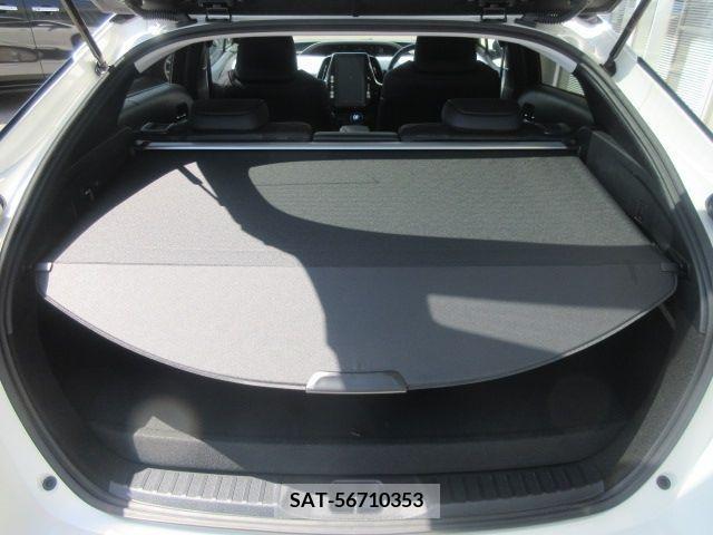 Toyota PRIUS PHV 2019-03 282536-8