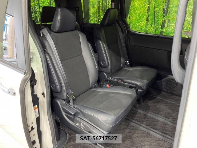 Toyota NOAH 2018-12 279494-9