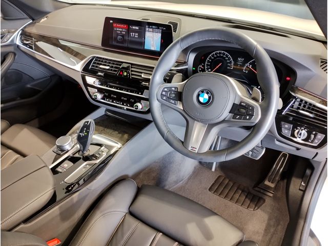 Bmw 5 SERIES 2018-11 9985-1