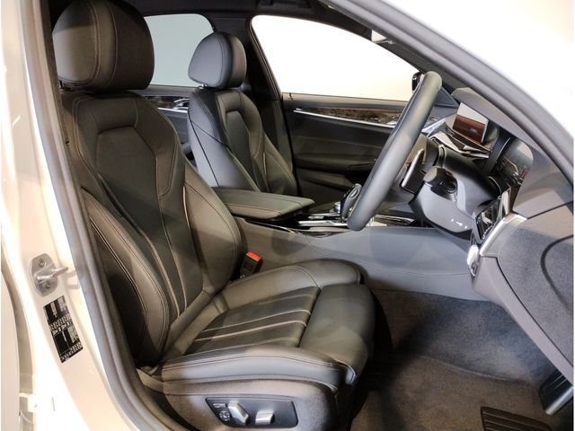 Bmw 5 SERIES 2018-11 9985-3