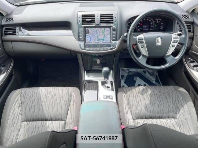 Toyota CROWN SEDAN 2011-09 295228-1