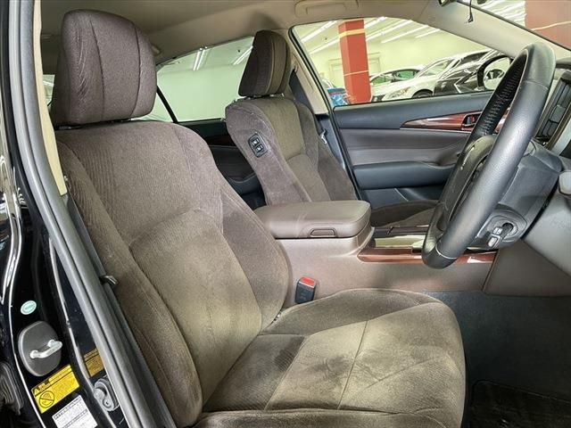 Toyota CROWN SEDAN 2013-06 183265-19