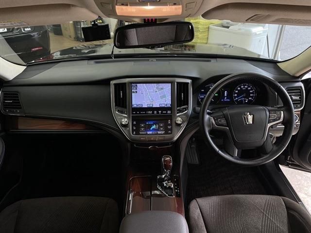 Toyota CROWN SEDAN 2013-06 183265-18