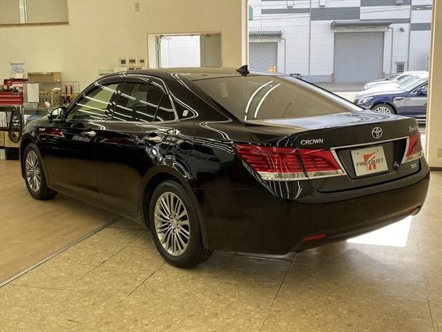 Toyota CROWN SEDAN 2013-06 183265-6