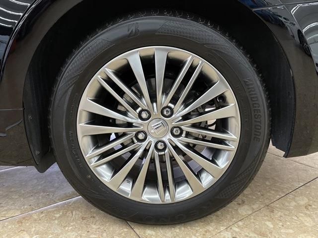 Toyota CROWN SEDAN 2013-06 183265-16