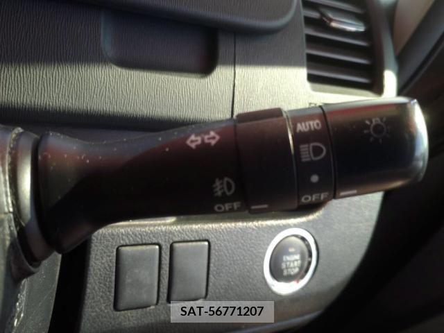 Toyota VOXY 2013-09 255843-14