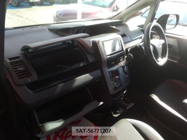 Toyota VOXY 2013-09 255843-21