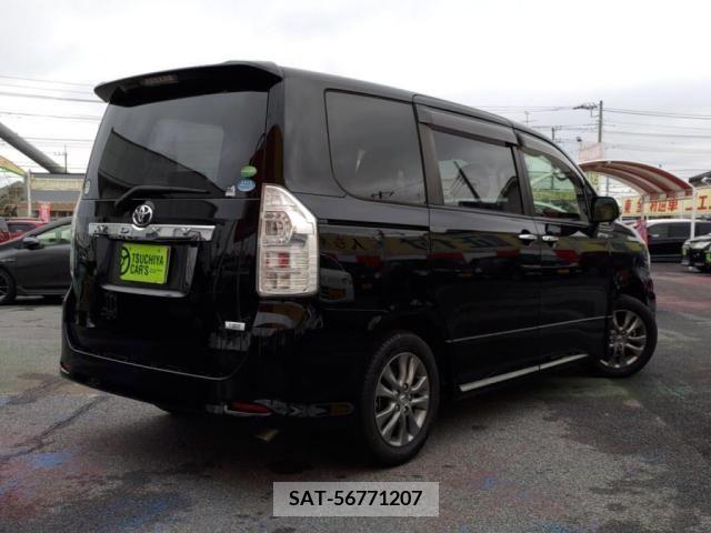 Toyota VOXY 2013-09 255843-1