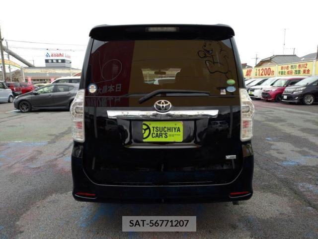 Toyota VOXY 2013-09 255843-10