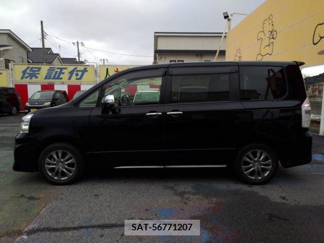 Toyota VOXY 2013-09 255843-9