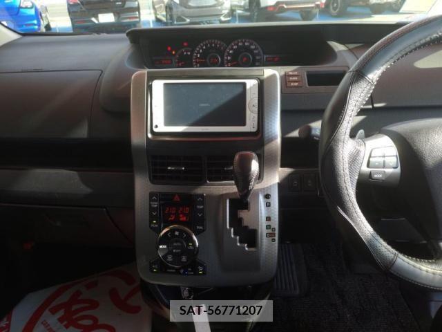 Toyota VOXY 2013-09 255843-16