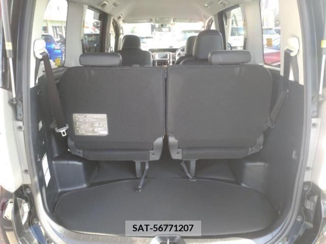 Toyota VOXY 2013-09 255843-24