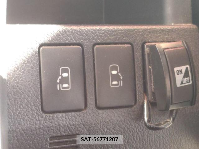 Toyota VOXY 2013-09 255843-15