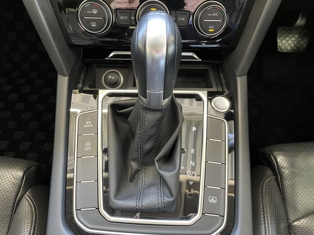 VolksWagen PASSAT 2015-10 1473-14
