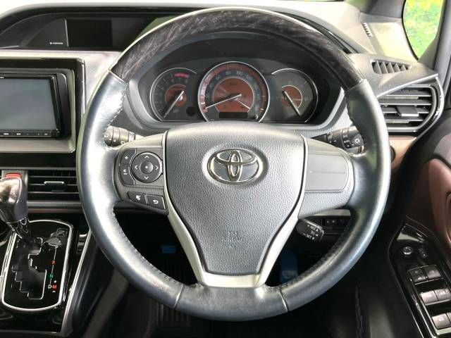 Toyota ESQUIRE 2018-08 9348-11