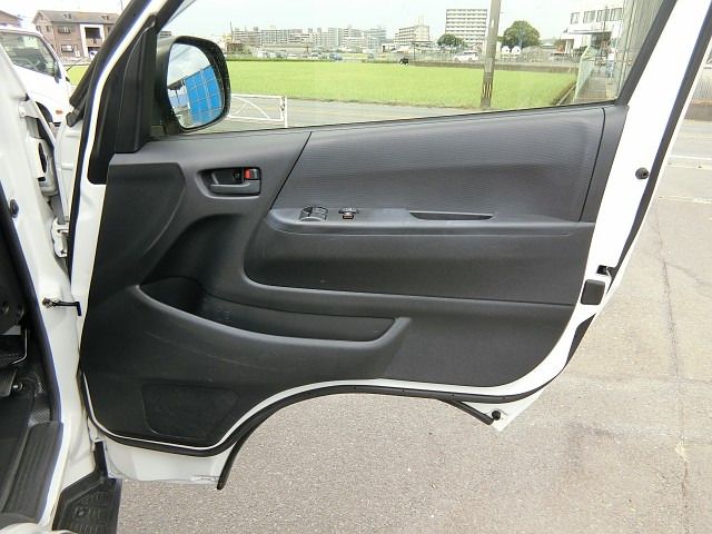 Toyota HIACE VAN 2017-07 20716-17