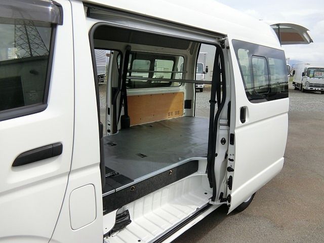 Toyota HIACE VAN 2017-07 20716-14