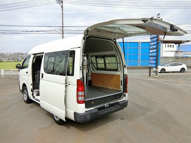 Toyota HIACE VAN 2017-07 20716-12