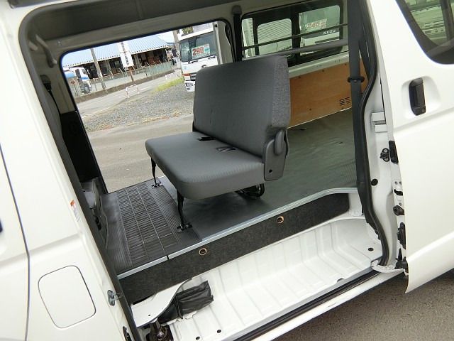 Toyota HIACE VAN 2017-07 20716-19