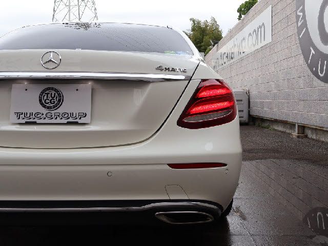 Mercedes Benz E-CLASS 2016-10 18947-14