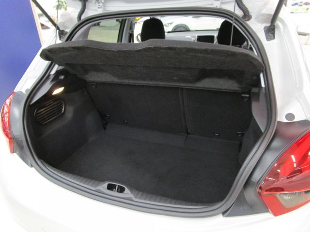 Peugeot 208 2018-05 3156-27
