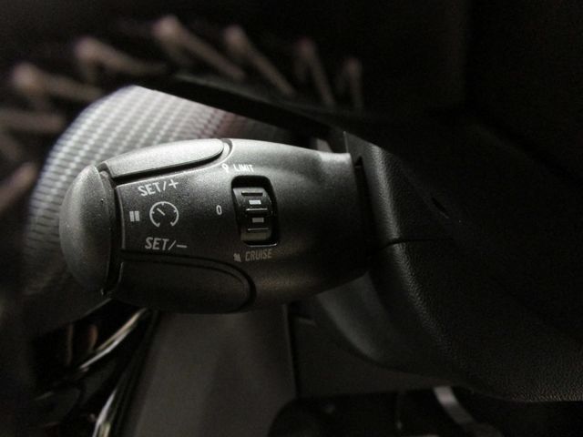 Peugeot 208 2018-05 3156-17