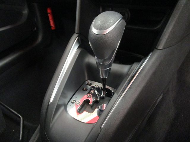 Peugeot 208 2018-05 3156-4