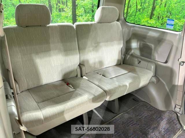 Toyota NOAH 2003-06 300583-8