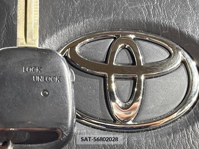 Toyota NOAH 2003-06 300583-4