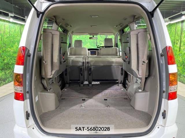Toyota NOAH 2003-06 300583-9