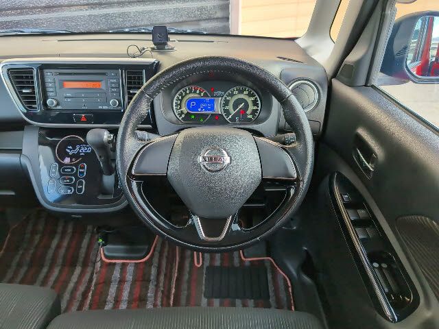 Nissan DAYZ ROOX 2016-09 180797-1